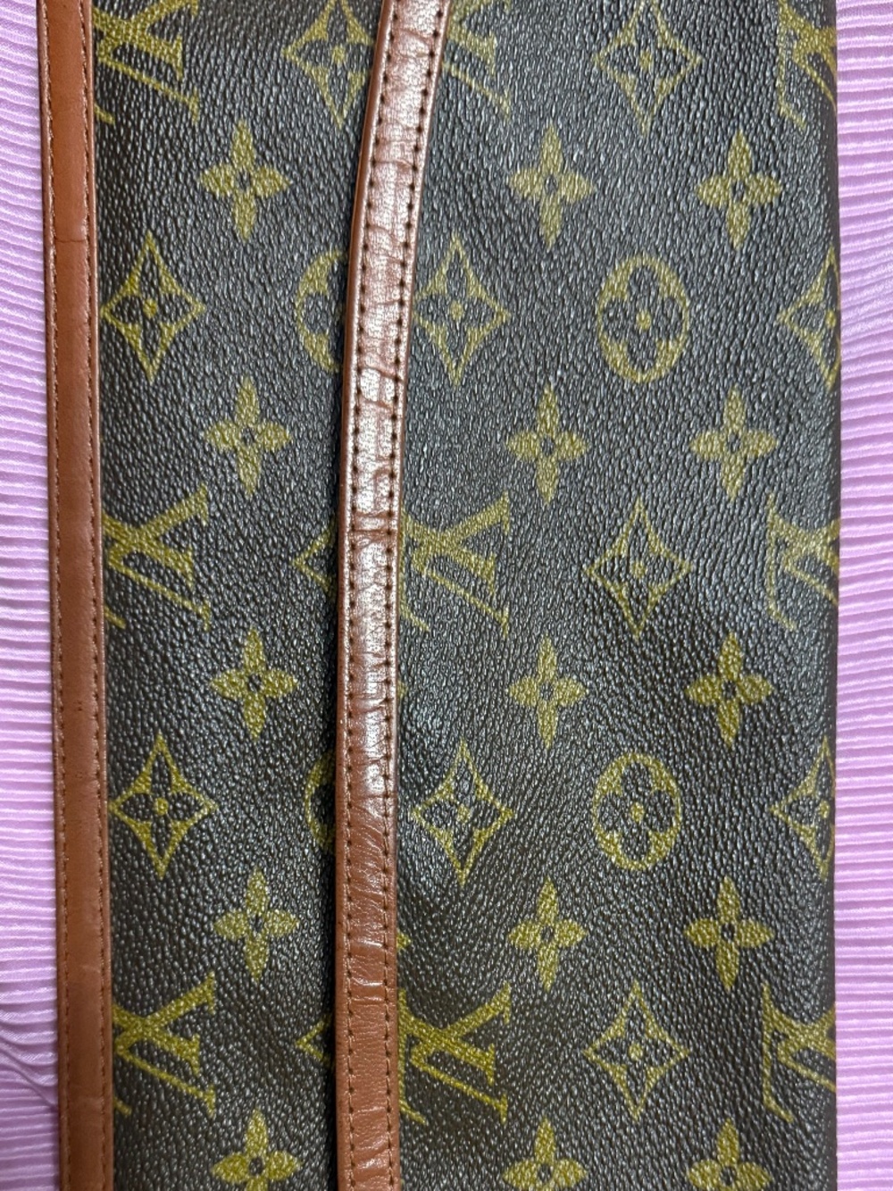 Louis Vuitton monogram pochette Dame PM Clutch